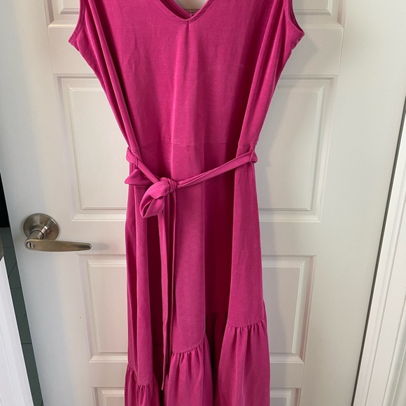 Flowing Magenta Summer Dress - Picture 9 of 12